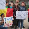 Tinerii moldoveni maltrataţi de poliţie după 7 aprilie beneficiază de vacanţe în România