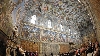 Papa le cere prietenia artiştilor