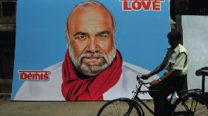 Demis Roussos va concerta pentru a treia oară în România.
