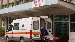 Ambulanţele şi SMURD-ul lucrează la capacitate maximă de sărbători