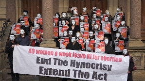 Mai mult e 7.000 de irlandeze pleacă în fiecare an din Irlanda, ca să avorteze / FOTO: allianceforchoiceni.org