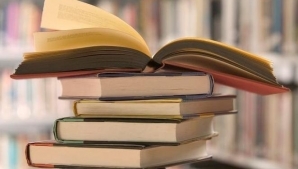 Românii au preferat cărţile de motivare personală în detrimentul beletristicii în 2009