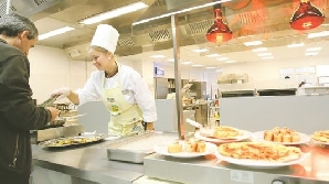 130.000 de posturi sunt disponibile în strainatate în HoReCa, in 2010 