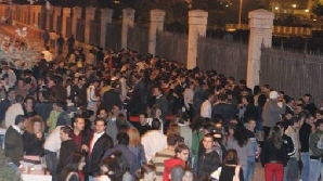 Bucureştenii vor sărbători în Piaţa Constituţiei