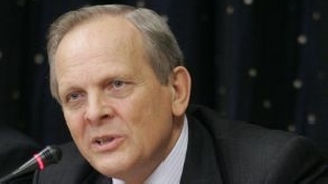 Stolojan: Mediul privat s-a însănătoşit prin disponibilizări şi salarii mai mici