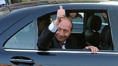 Traian Băsescu a câştigat alegerile prezidenţiale