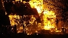 Un incendiu a mistuit o casă din Târgu Jiu