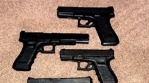 12 arme şi 240 de cartuşe au fost furate / Foto: catavencu.ro