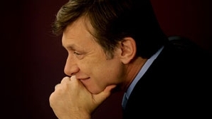 Antonescu: Este evident că este un sat fără câini aici / Foto: cotidianul.ro