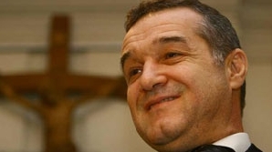 Becali: dacă Geoană nu se ducea la Vântu, puteau să se strângă 700 de magi, că nu ar fi pierdut alegerile / Foto: Grup Rc