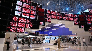 Televizoarele anunţă la CES intrarea într-o nouă dimensiune.
