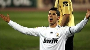 Cristiano Ronaldo a cerşit 11 metri şi în amicalul de la Tirana / Foto: EFE