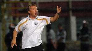 Dan Petrescu a ales o rută ocolitoare spre Vest