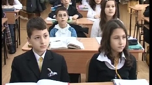 Elevii unei şcoli din Focşani învaţă în trei schimburi