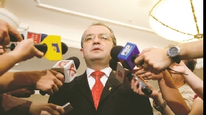 Emil Boc, un premier prea ocupat pentru o înţepătură
