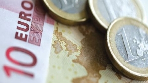 Dobânda medie pentru creditele noi în euro destinate populaţiei a urcat la 6,10% pe an în noiembrie 2009 / FOTO: Money.ro