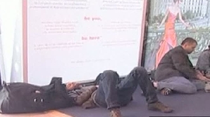 Grevele şi vremea proastă au afectat serios traficul aerian.