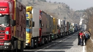 La Promahonas sunt blocate peste 200 de autovehicule / FOTO: Sophia News Agency