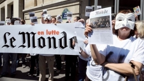 Sindicaliștii au ținut Le Monde departe de tarabe. Sursa foto: http://static.guim.co.uk/sys-images/Media/Pix/pictures/2008/06/20/LeMonde460.jpg