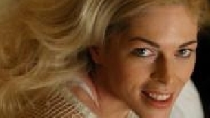 Ioana Moldovan Buşcu a donat un colier din argint cu piatră semipreţioasă