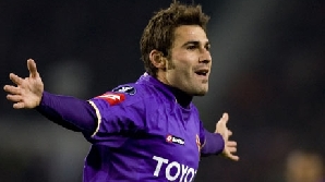 Mutu e pe val la Fiorentina, cu 7 goluri în 5 meciuri / FOTO: http://totalfootballmadness.com