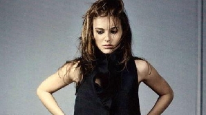 Natalie Portman, vedeta numărului din februarie al revistei Elle UK
