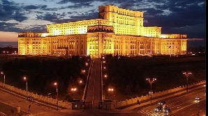 Casa Poporului ar putea fi transformată în Mall / FOTO: www.romania-central.com
