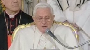 Sinagoga a mai fost vizitată de Papa Ioan Paul al II-lea.