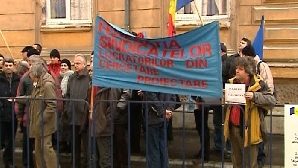 Cercetătorii au discutat cu reprezentanţii ministerului.