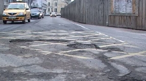 Şoferii nu mai vor să plătească din cauza gropilor