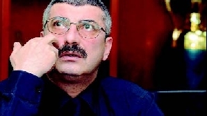 Silviu Prigoană şi-a îndemnat degeaba fiul să poarte cravată violet / FOTO: grupRC.ro
