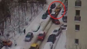 Mai multe maşini s-au tamponat uşor pe strada Panait Cernea din Capitală/ FOTO: RTV 