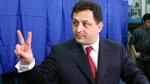 Vanghelie l-a ironizat pe Băsescu pe tema votului prin corespondenţă / FOTO: Grup RC