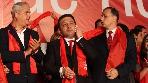 Vanghelie nu vrea înlaturarea lui Geoană de la conducerea PSD