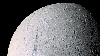 Enceladus, luna lui Saturn, ar putea găzdui viaţă în oceanele de gheaţă