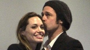 Angelina Jolie şi Brad Pitt la Super Bowl 2010
