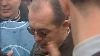 Sindicaliştii au cerut demisia lui Boc şi au aruncat cu bulgări spre acesta. VEZI VIDEO