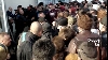 Sute de ieşeni s-au îmbulzit, pentru a doua zi la rând, într-un magazin cu ustensile. VEZI VIDEO