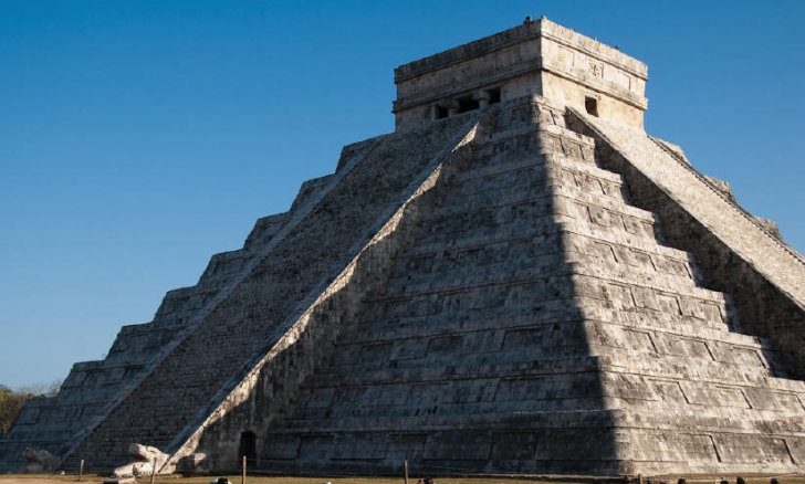 Piramida lui Kukulcan, Chichen Itza, Mexic Piramida lui Kukulcan, Chichen Itza, Mexic