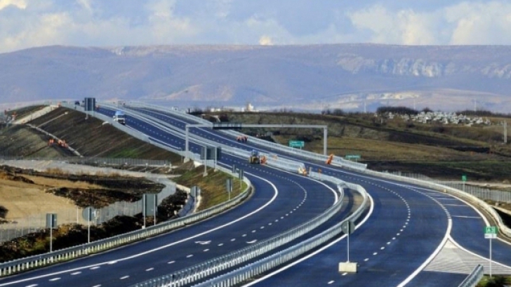 Ceauşescu voia, în anii 70, 3.200 de km de autostrăzi. Acum avem doar 500 Ceauşescu voia, în anii 70, 3.200 de km de autostrăzi. Acum avem doar 500