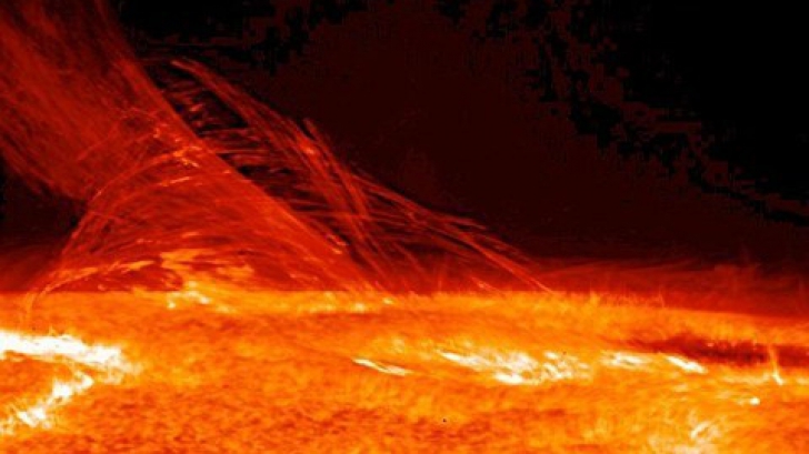 Explozie solară Explozie solară