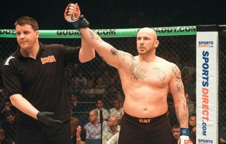 Cătălin Zmărăndescu este campion mondial MMA Cătălin Zmărăndescu este campion mondial MMA