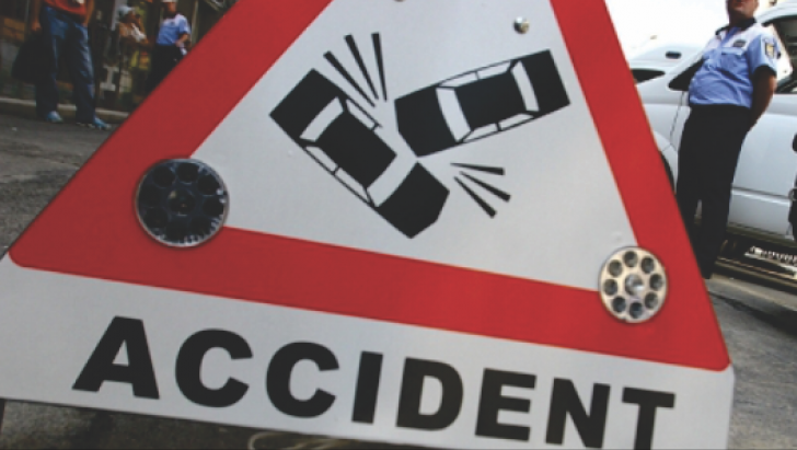 ACCIDENT cu doi MORŢI pe DN7: O maşină a intrat sub un TIR ACCIDENT cu doi MORŢI pe DN7: O maşină a intrat sub un TIR
