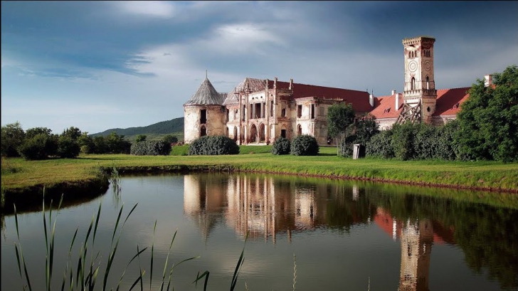 Conform unui top, castelul Bannfy este locul cel mai bântuit de la noi din ţară Conform unui top, castelul Bannfy este locul cel mai bântuit de la noi din ţară