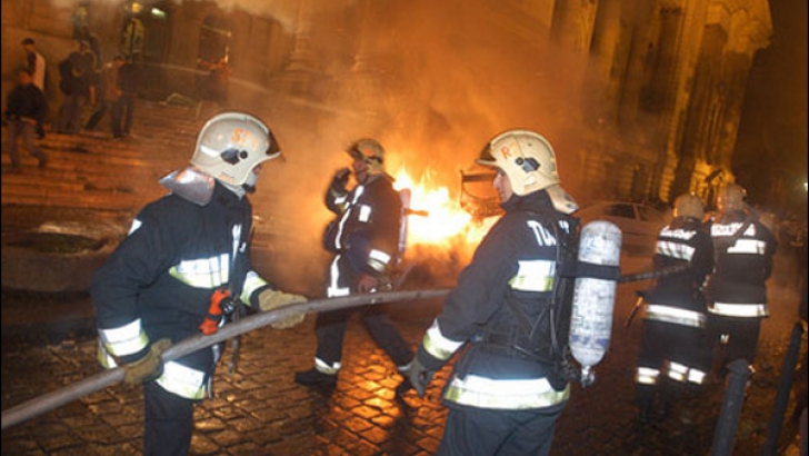 Incendiu la un depozit de mobilă Incendiu la un depozit de mobilă