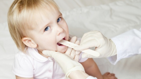 Dimineata de stiri: AfecÈ›iunile respiratorii ale copiilor, agravate odata cu sosirea primaverii