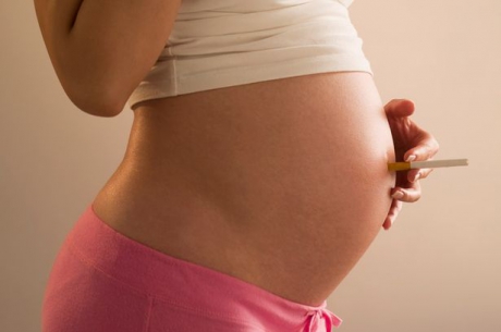 Ecografii socante: cum reactioneaza copiii nenascuti cand mamele lor fumeaza