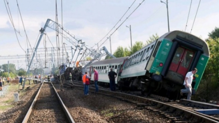 Accident feroviar în Bistriţa Năsăud. Două vagoane au deraiat. Traficul, oprit