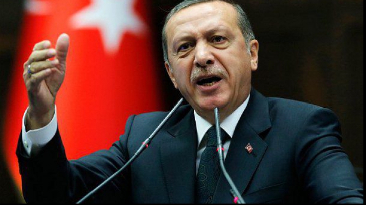 Avionul prezidențial al lui Erdogan, hărțuit de avioane de vânătoare ale puciștilor la revenirea sa
