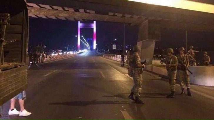 Stare de alertă în Turcia: focuri de armă la Ankara. Premierul turc: S-a încercat o LOVITURĂ DE STAT